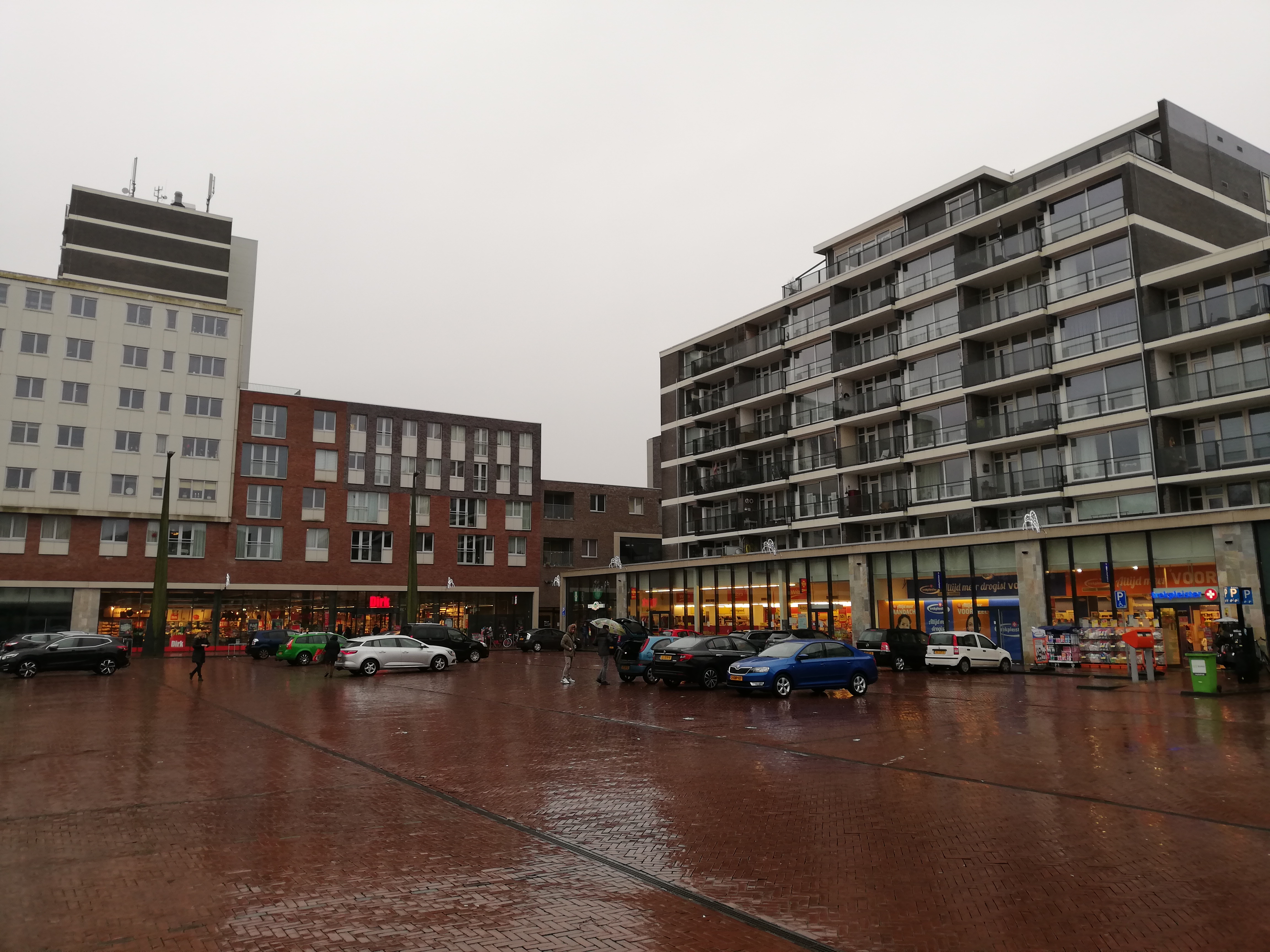Het Raadhuisplein / De Marke in Drachten