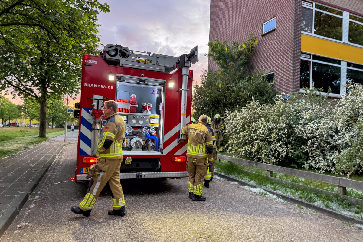 Buitenbrand naast flat snel geblust