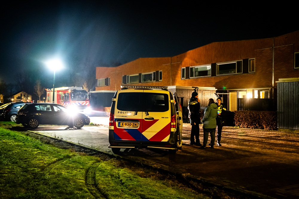 Brandweer doet metingen na melding over gaslucht